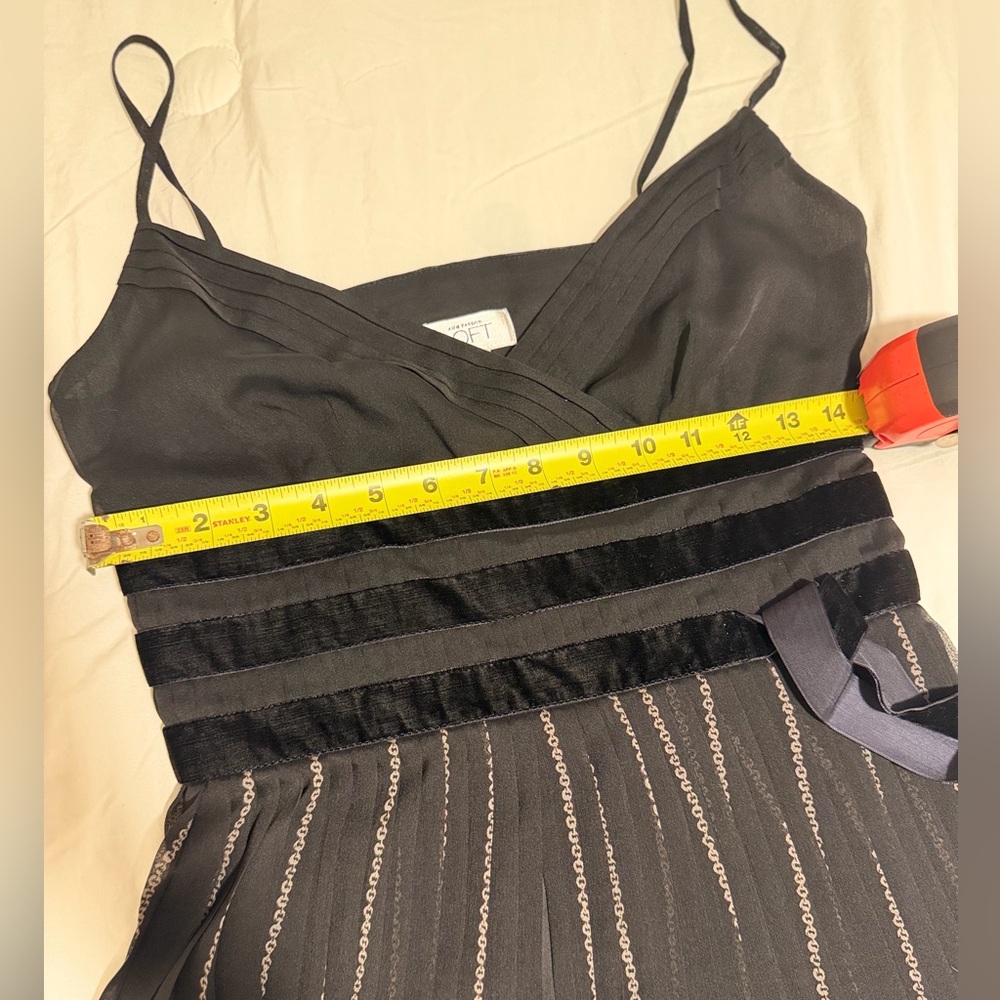 Ann Taylor LOFT Black Pleated Midi Dress Velvet Trim Lace Hem SIZE 2 - Picture 4 of 5